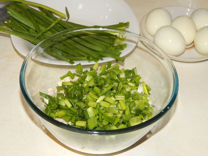 салат с зеленым луком